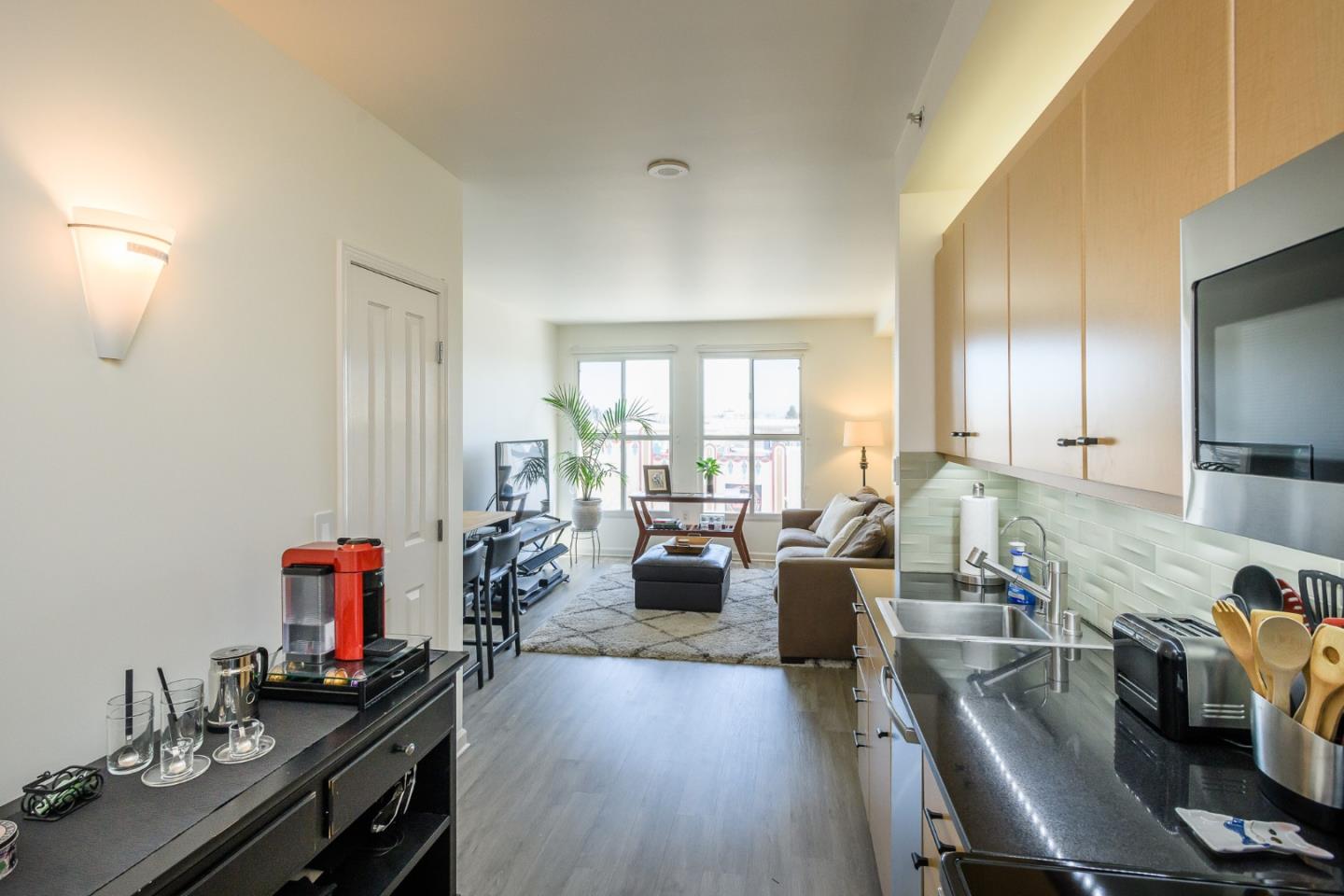 Detail Gallery Image 1 of 1 For 140 S Van Ness Ave #405,  San Francisco,  CA 94103 - 1 Beds | 1/1 Baths