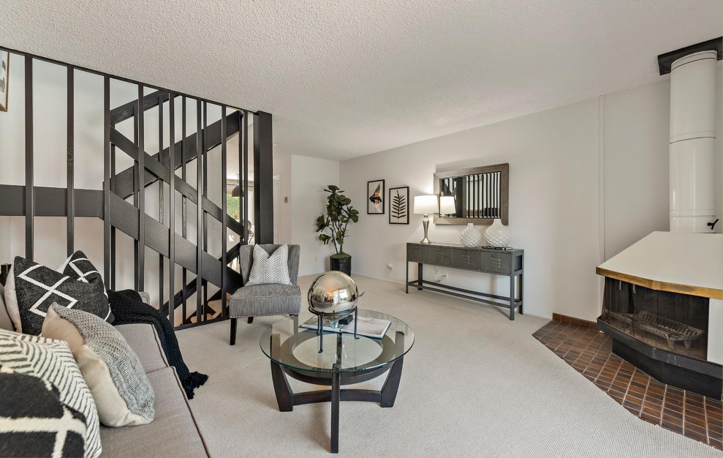 Detail Gallery Image 1 of 1 For 4020 Farm Hill Blvd #1,  Redwood City,  CA 94061 - 2 Beds | 1/1 Baths