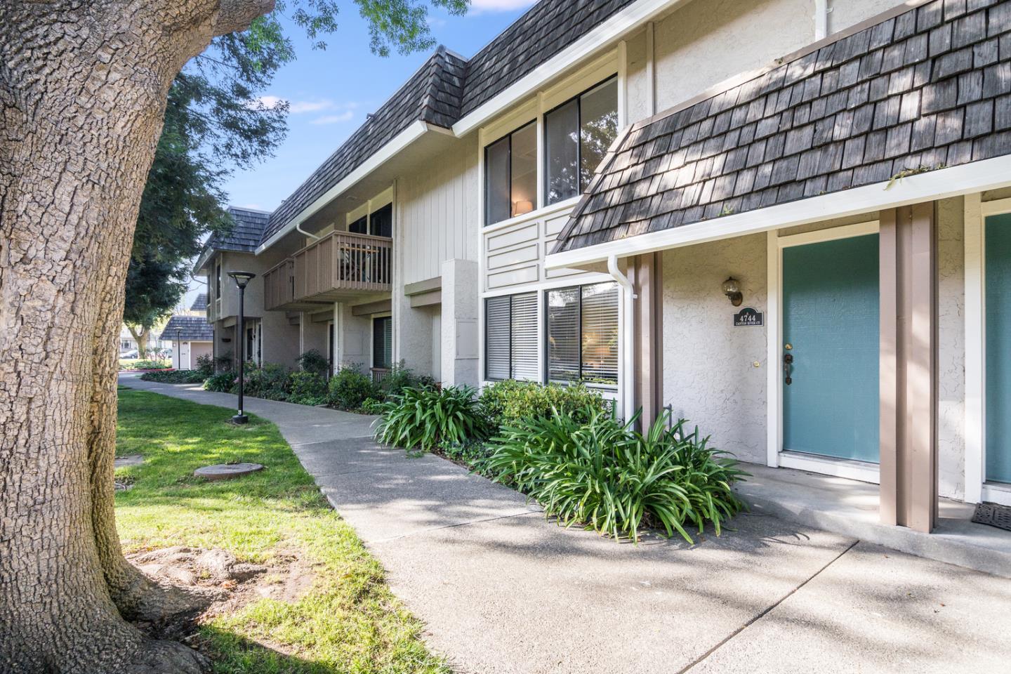 Detail Gallery Image 1 of 1 For 4744 Canyon River Ct, San Jose,  CA 95136 - 3 Beds | 2/1 Baths