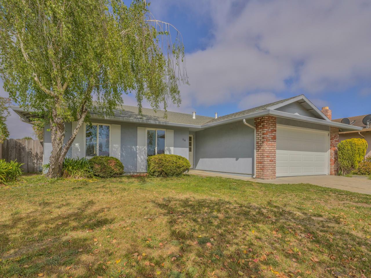 Detail Gallery Image 1 of 1 For 834 Larkin St, Salinas,  CA 93907 - 3 Beds | 2 Baths