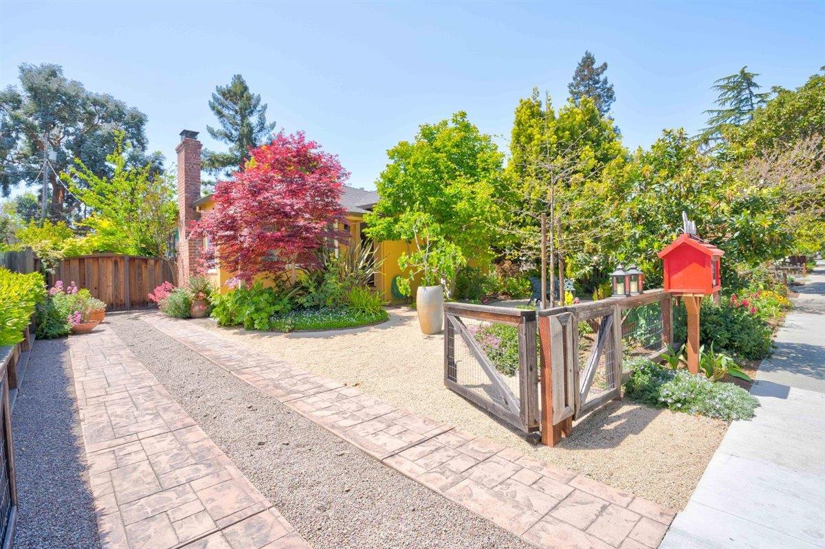 236 Jeter St, Redwood City, CA 94062 2 Beds 1/1 Baths (Sold) ML81840051 MLSL