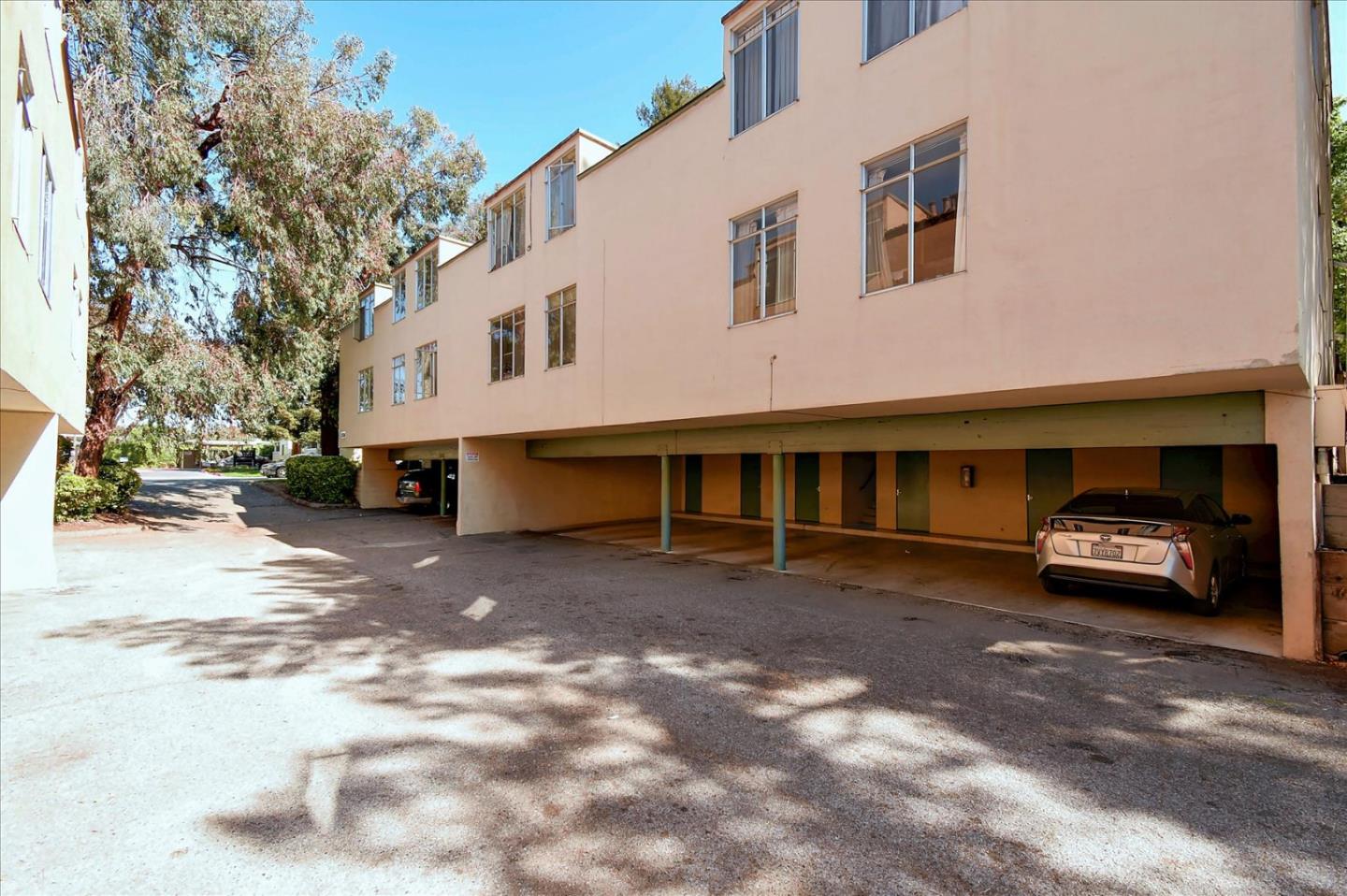 2026 Klamath Avenue, SANTA CLARA, California 95051, ,Comm Ri Multi-units 5+,For Sale,Klamath Avenue,ML81840110