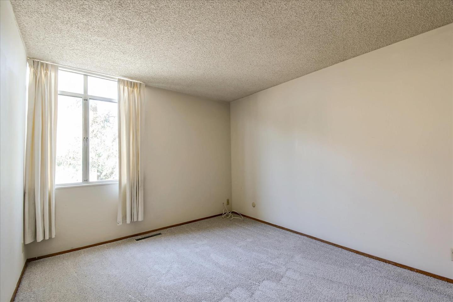 2026 Klamath Avenue, SANTA CLARA, California 95051, ,Comm Ri Multi-units 5+,For Sale,Klamath Avenue,ML81840110