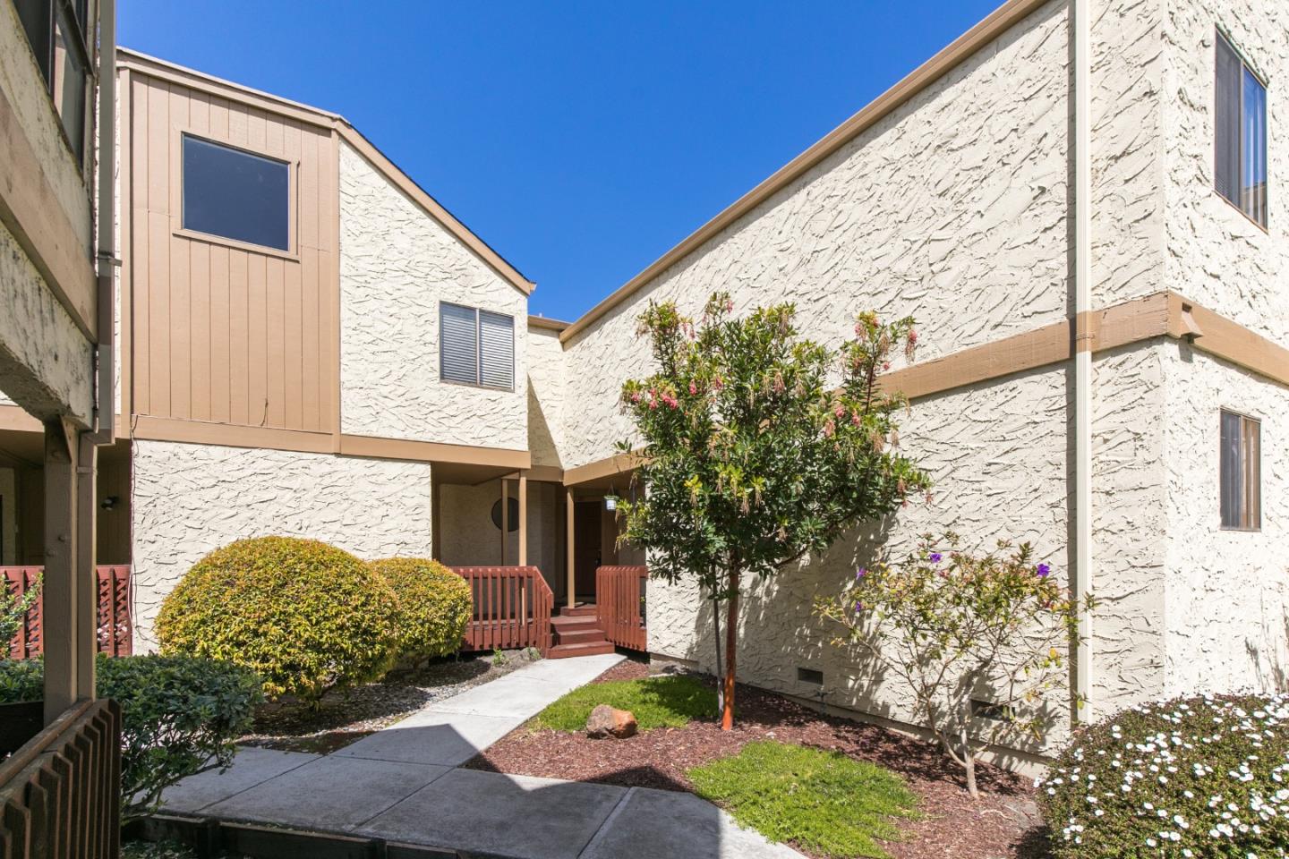 20 Seacliff Dr, Aptos, CA 95003 2 Beds 2/1 Baths (Sold