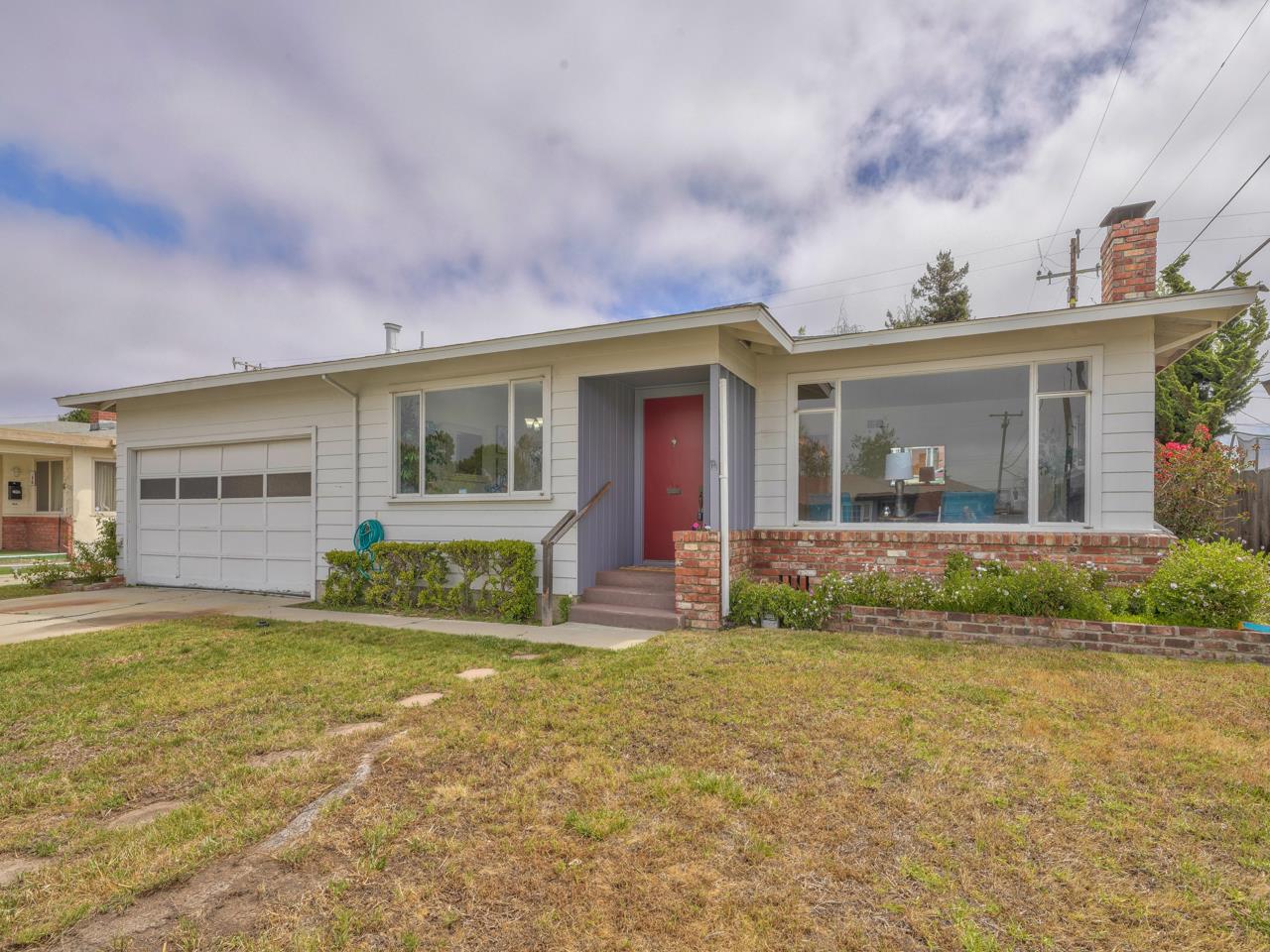 Detail Gallery Image 1 of 1 For 1078 Harding St, Salinas,  CA 93906 - 3 Beds | 1/2 Baths