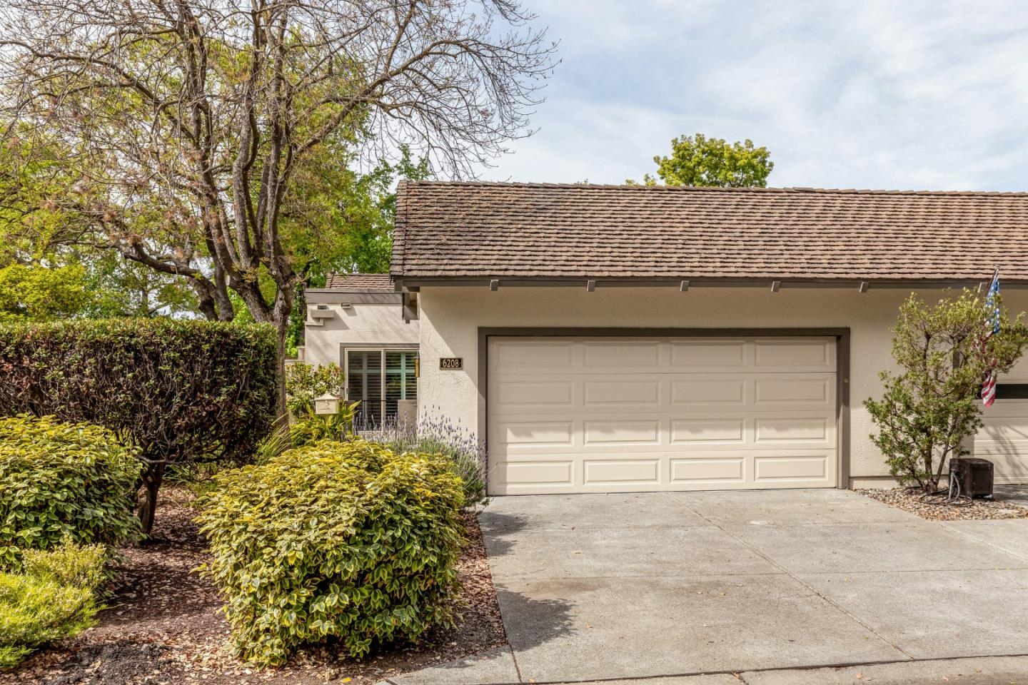 Detail Gallery Image 1 of 1 For 6208 Wehner Way, San Jose,  CA 95135 - 2 Beds | 2 Baths