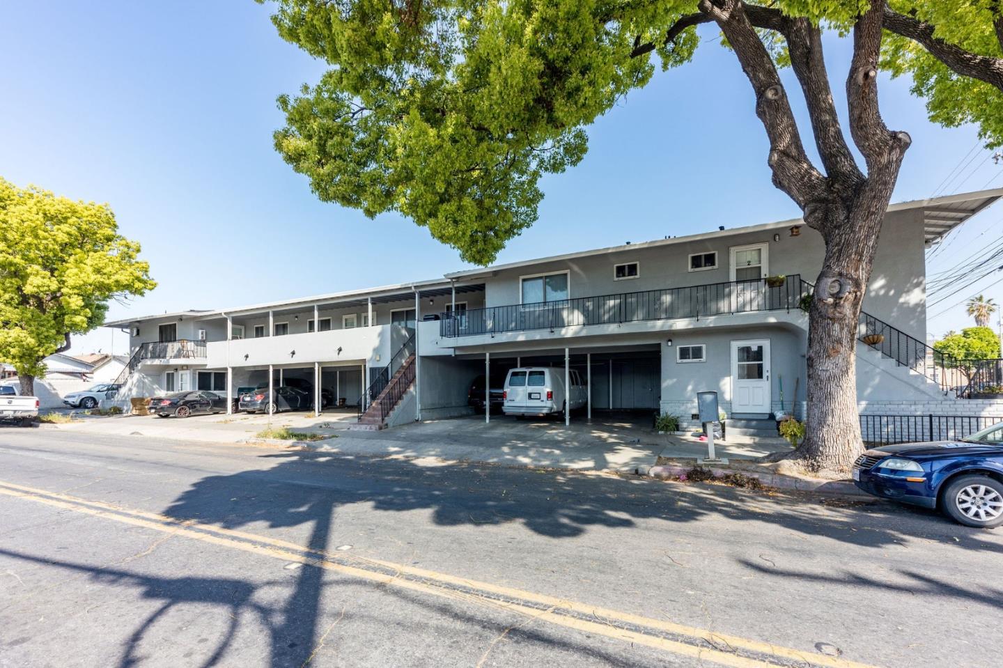 215 Oak Street, SAN JOSE, California 95110, ,Comm Ri Multi-units 5+,For Sale,Oak Street,ML81840495