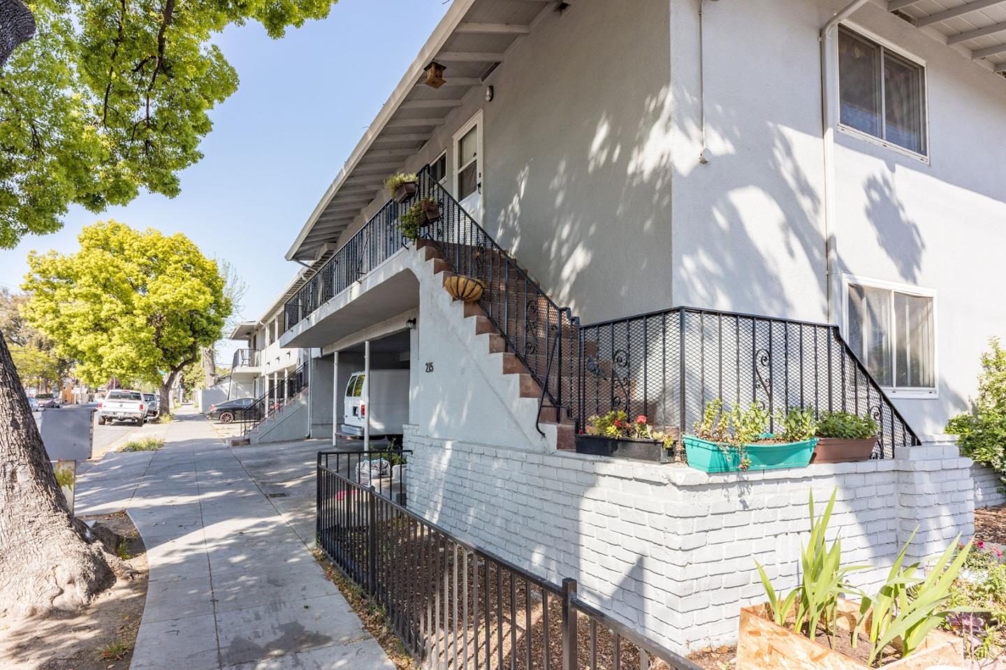 215 Oak Street, SAN JOSE, California 95110, ,Comm Ri Multi-units 5+,For Sale,Oak Street,ML81840495