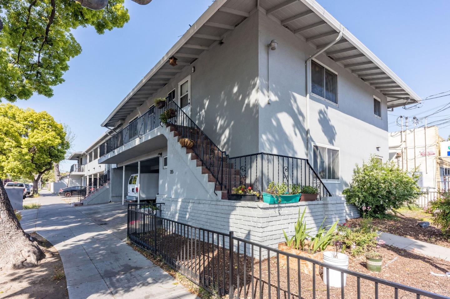 215 Oak Street, SAN JOSE, California 95110, ,Comm Ri Multi-units 5+,For Sale,Oak Street,ML81840495