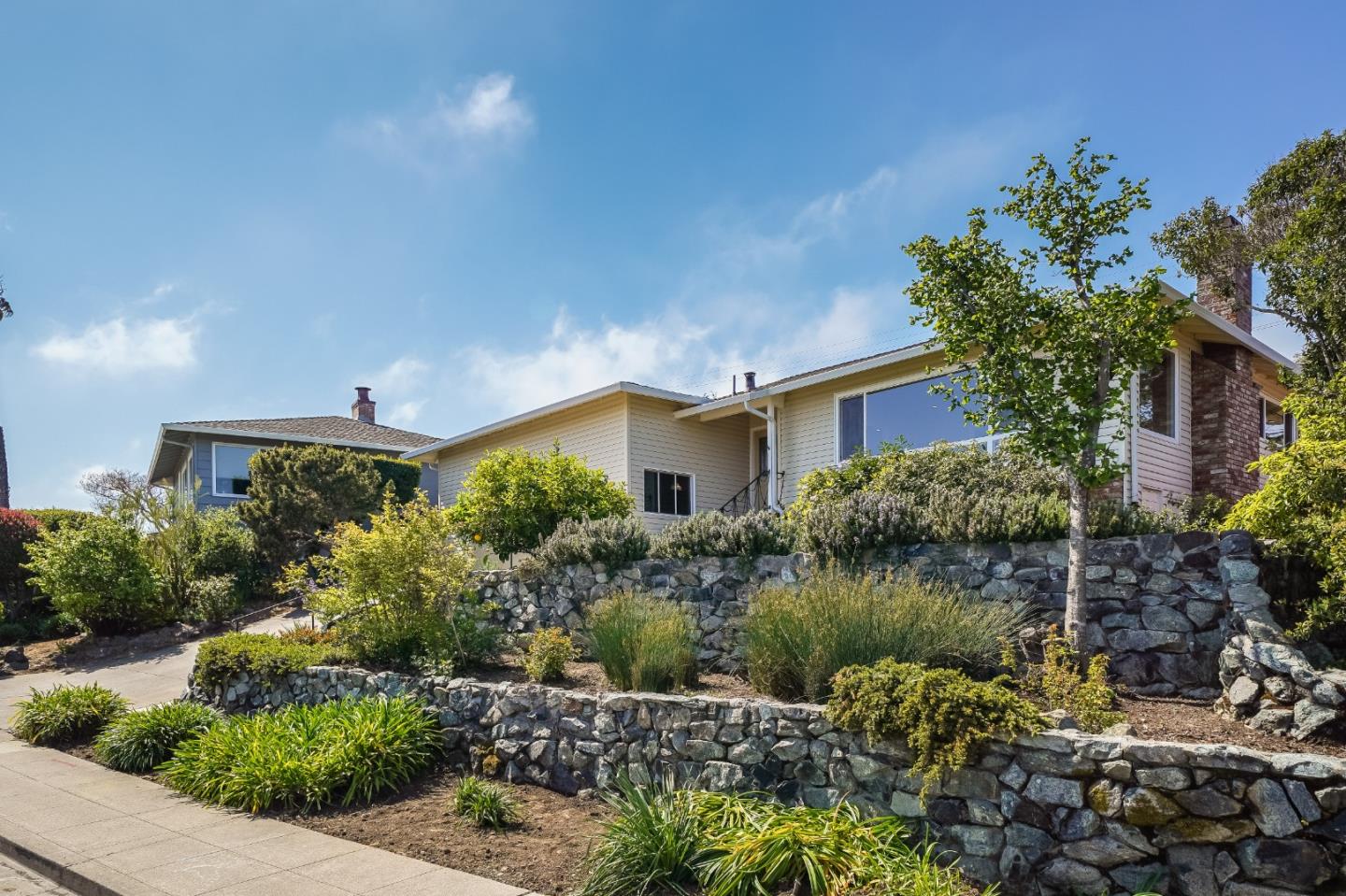 1083 W Hillsdale Blvd, San Mateo, CA 94403 3 Beds 2 Baths (Sold