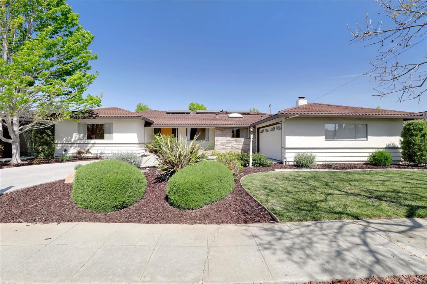 1703 Willow Creek Dr, San Jose, CA 95124 4 Beds 2/1 Baths (Sold