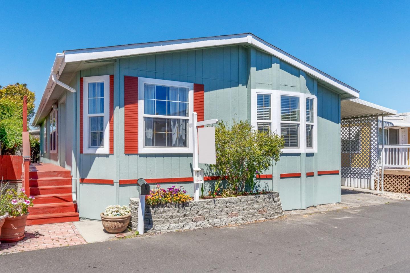 Detail Gallery Image 1 of 1 For 1255 38th Ave #121,  Santa Cruz,  CA 95062 - 3 Beds | 2 Baths