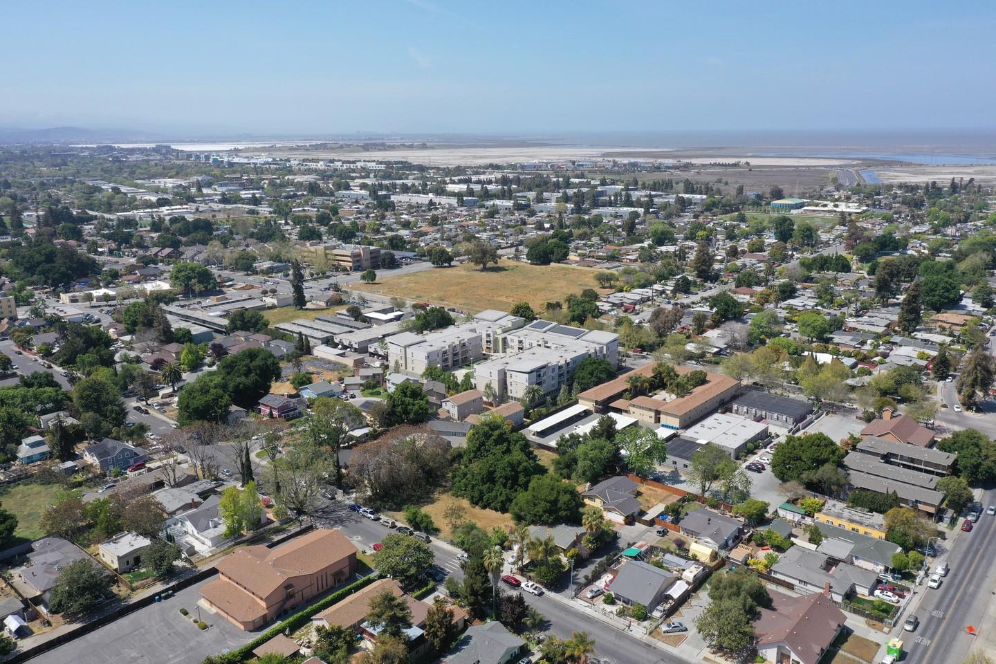 851 Weeks Street, EAST PALO ALTO, California 94303, ,Lots And Land,For Sale,Weeks Street,40964384