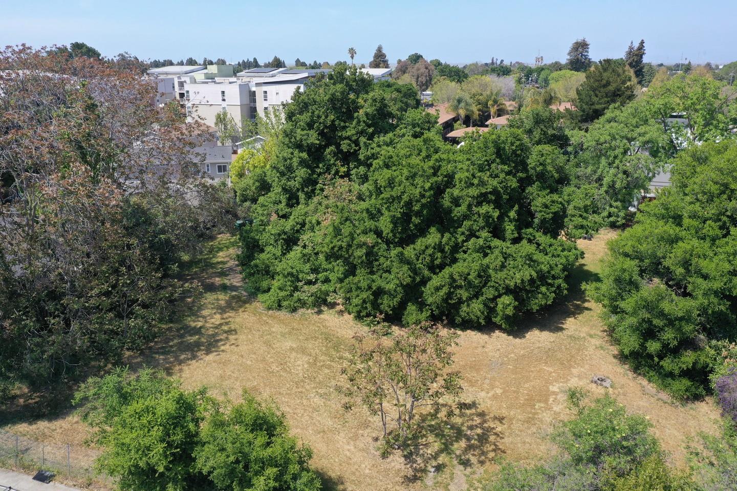 851 Weeks Street, EAST PALO ALTO, California 94303, ,Lots And Land,For Sale,Weeks Street,40964384