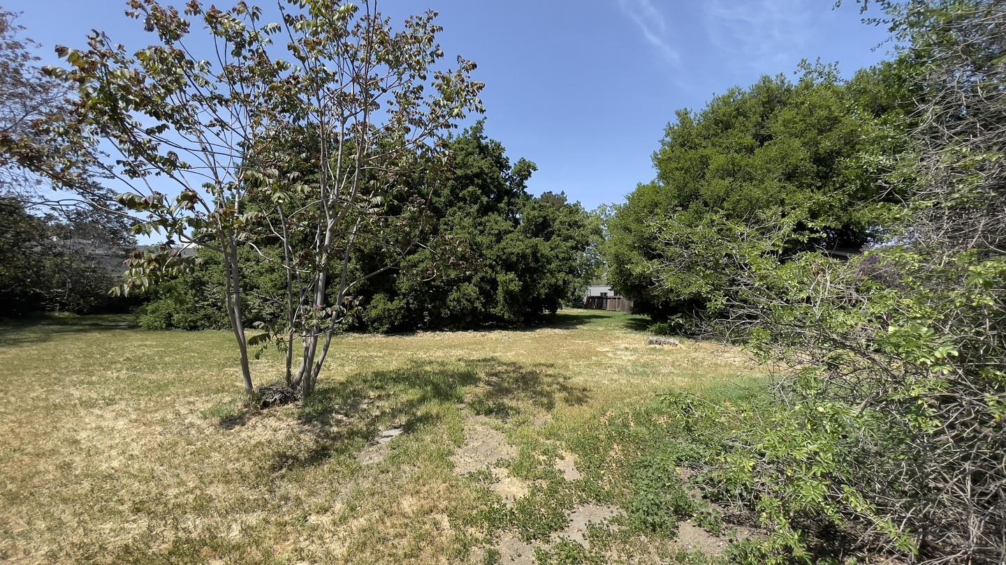 851 Weeks Street, EAST PALO ALTO, California 94303, ,Lots And Land,For Sale,Weeks Street,40964384