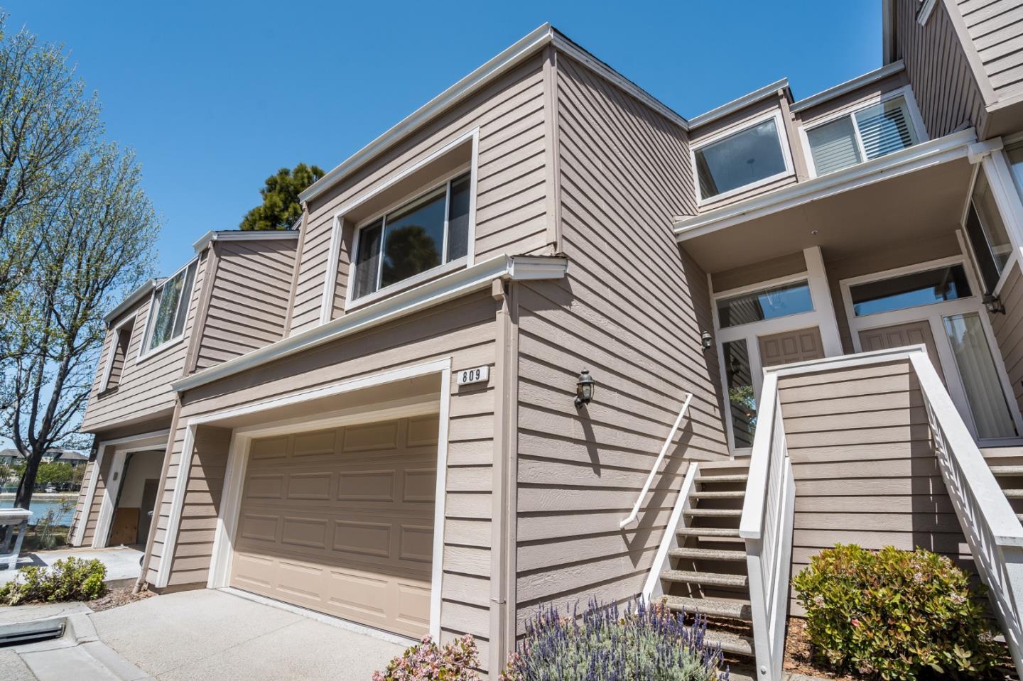 Detail Gallery Image 1 of 1 For 809 Intrepid Ln, Redwood City,  CA 94065 - 2 Beds | 2 Baths