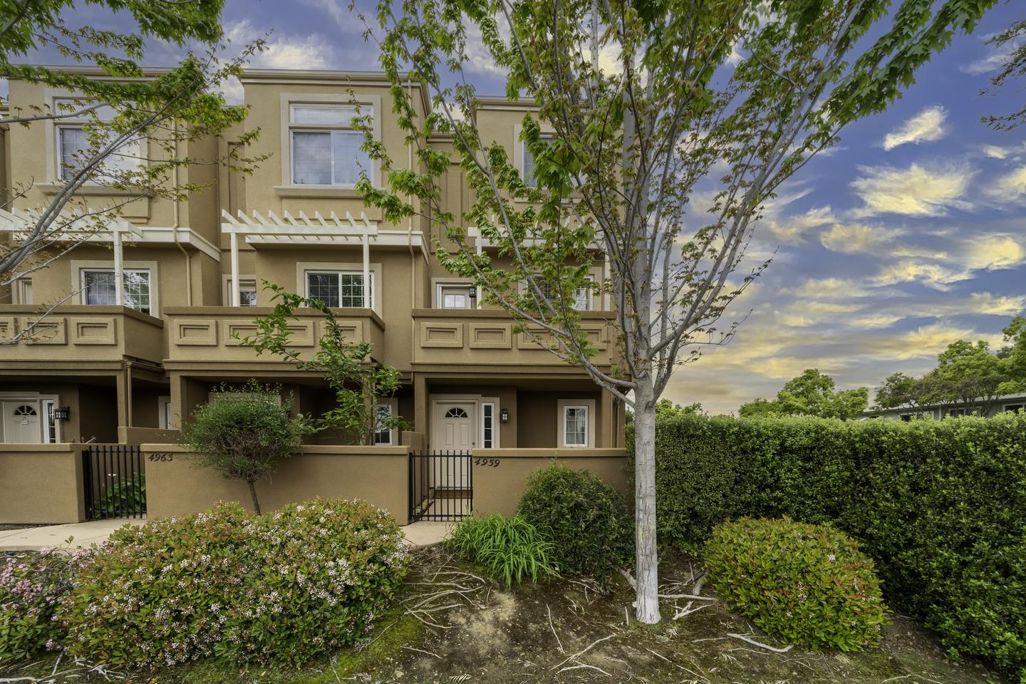 Detail Gallery Image 1 of 1 For 4959 Dent Ave, San Jose,  CA 95118 - 2 Beds | 2/1 Baths