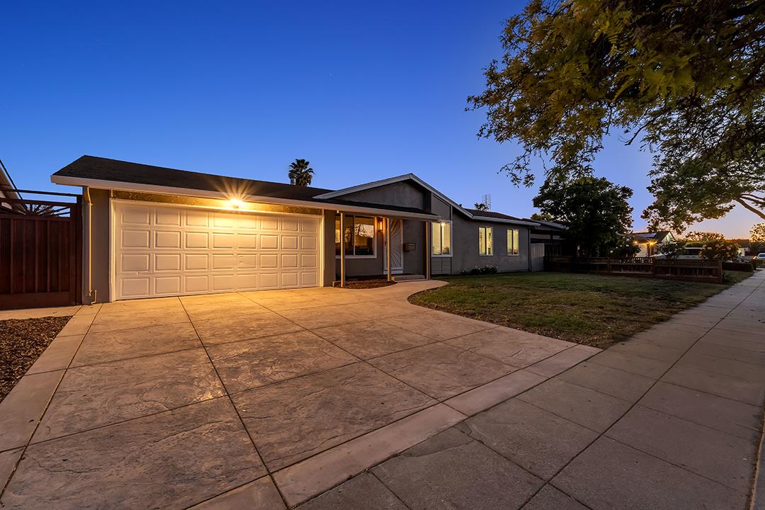 Detail Gallery Image 1 of 1 For 824 Leyte Ct, San Jose,  CA 95111 - 3 Beds | 2 Baths