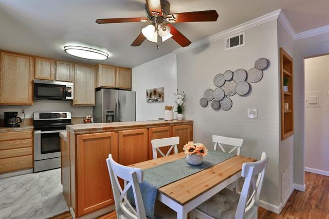 Detail Gallery Image 1 of 1 For 5511 Eagles Ln #1,  San Jose,  CA 95123 - 2 Beds | 1 Baths