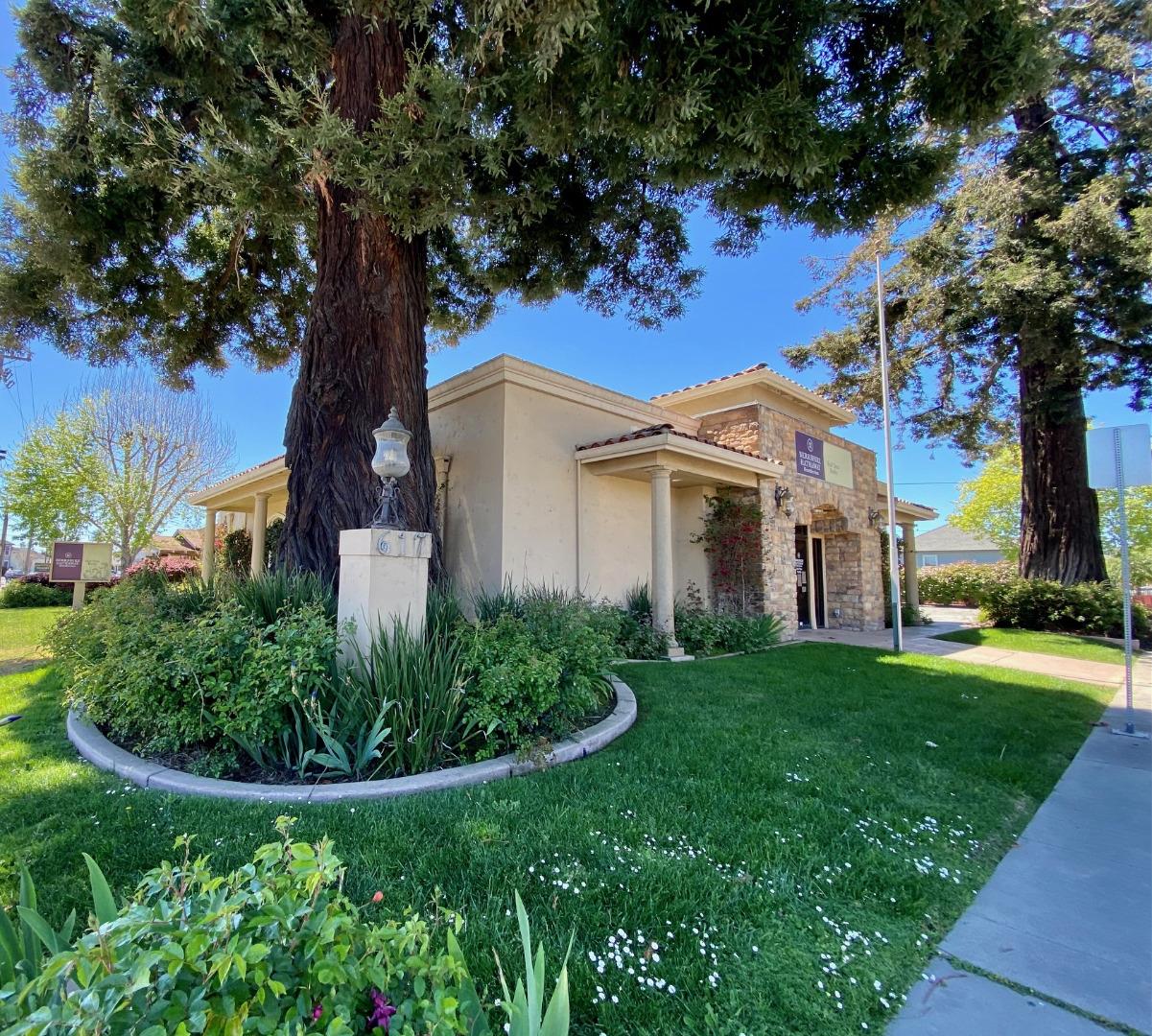 617 East Lake Avenue, WATSONVILLE, California 95076, ,Comm Industrial For Lease,For Rent,East Lake Avenue,40964380