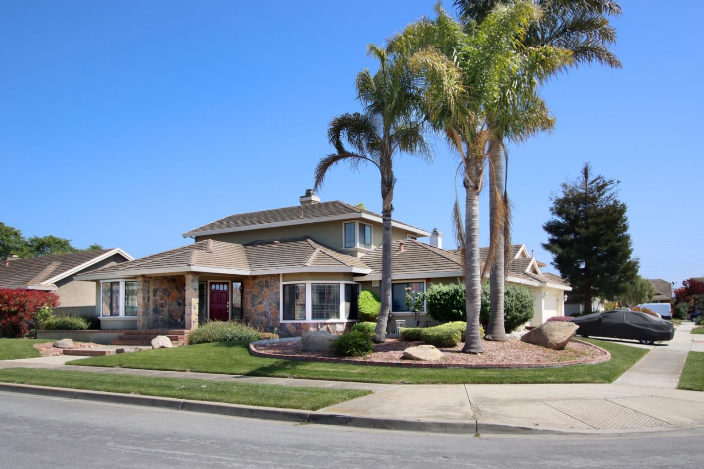 1572 Devonshire Way, Salinas, CA 93906 4 Beds 3 Baths (Sold) ML81841570 MLSL
