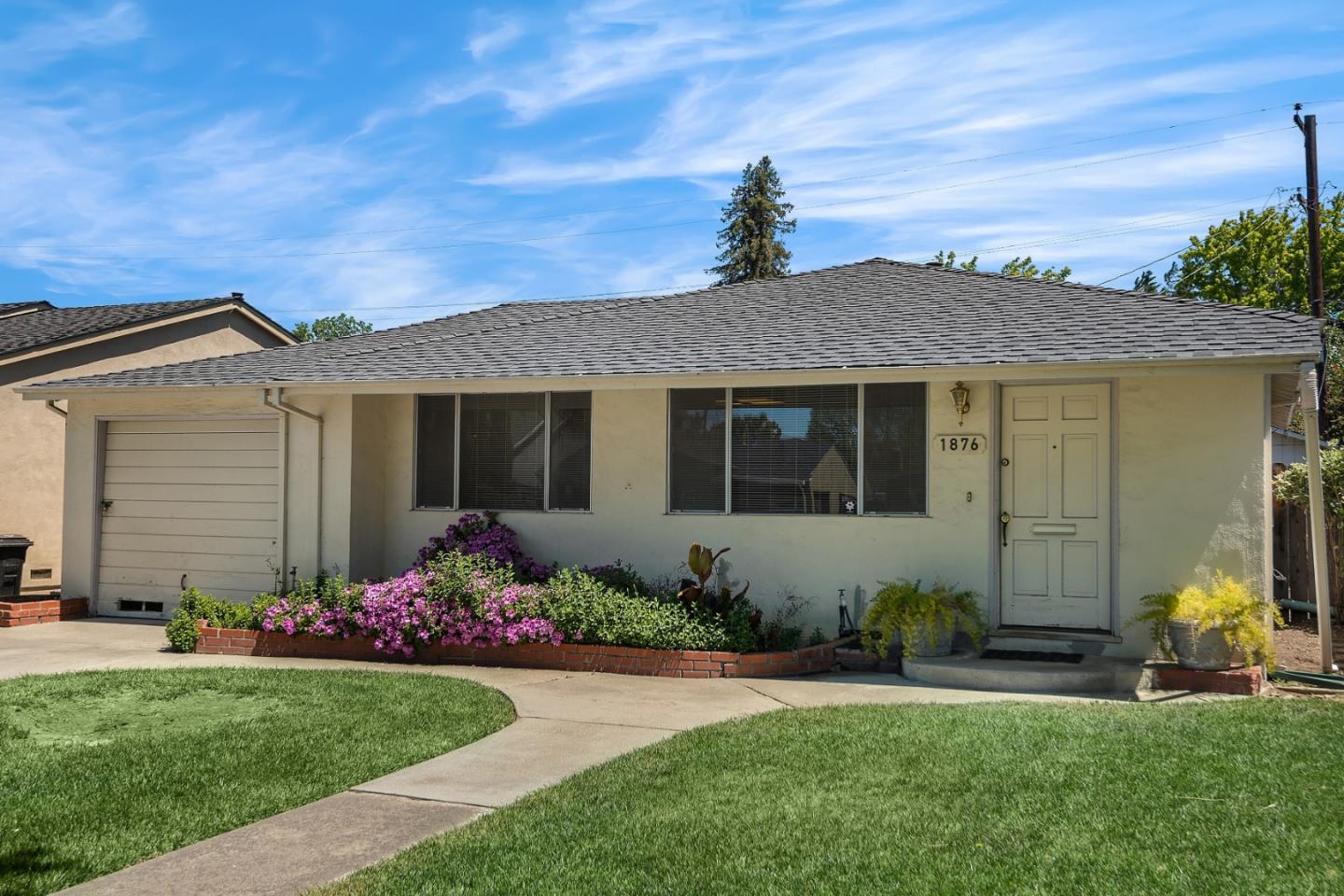 1876 Bird Ave, San Jose, CA 95125 3 Beds 1 Baths (Sold