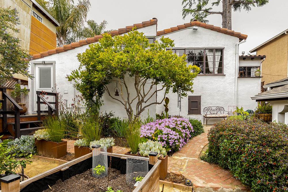 446 Monterey Dr, Aptos, CA 95003 3 Beds 2 Baths (Sold) ML81841836