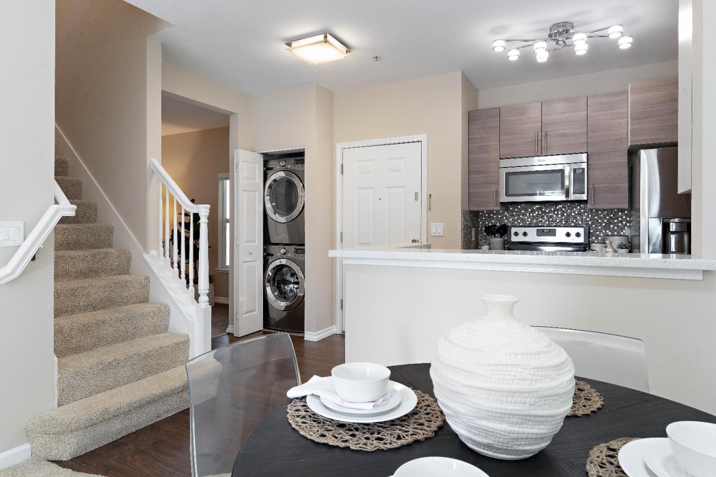 Detail Gallery Image 1 of 1 For 2255 Showers Dr #352,  Mountain View,  CA 94040 - 2 Beds | 2 Baths