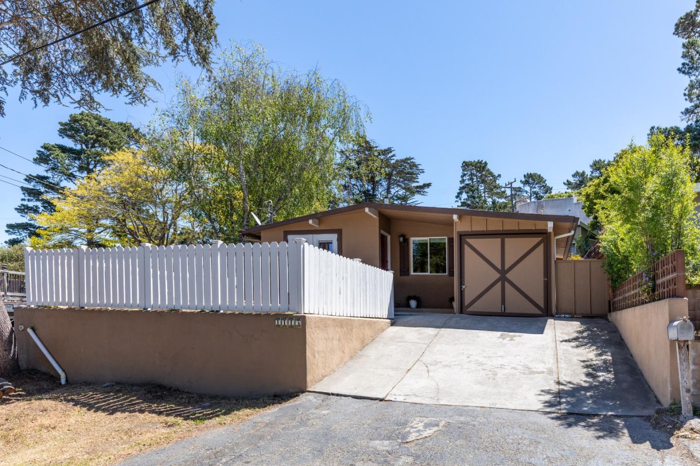 1115 Piedmont Ave, Pacific Grove, CA 93950 3 Beds 2 Baths (Sold