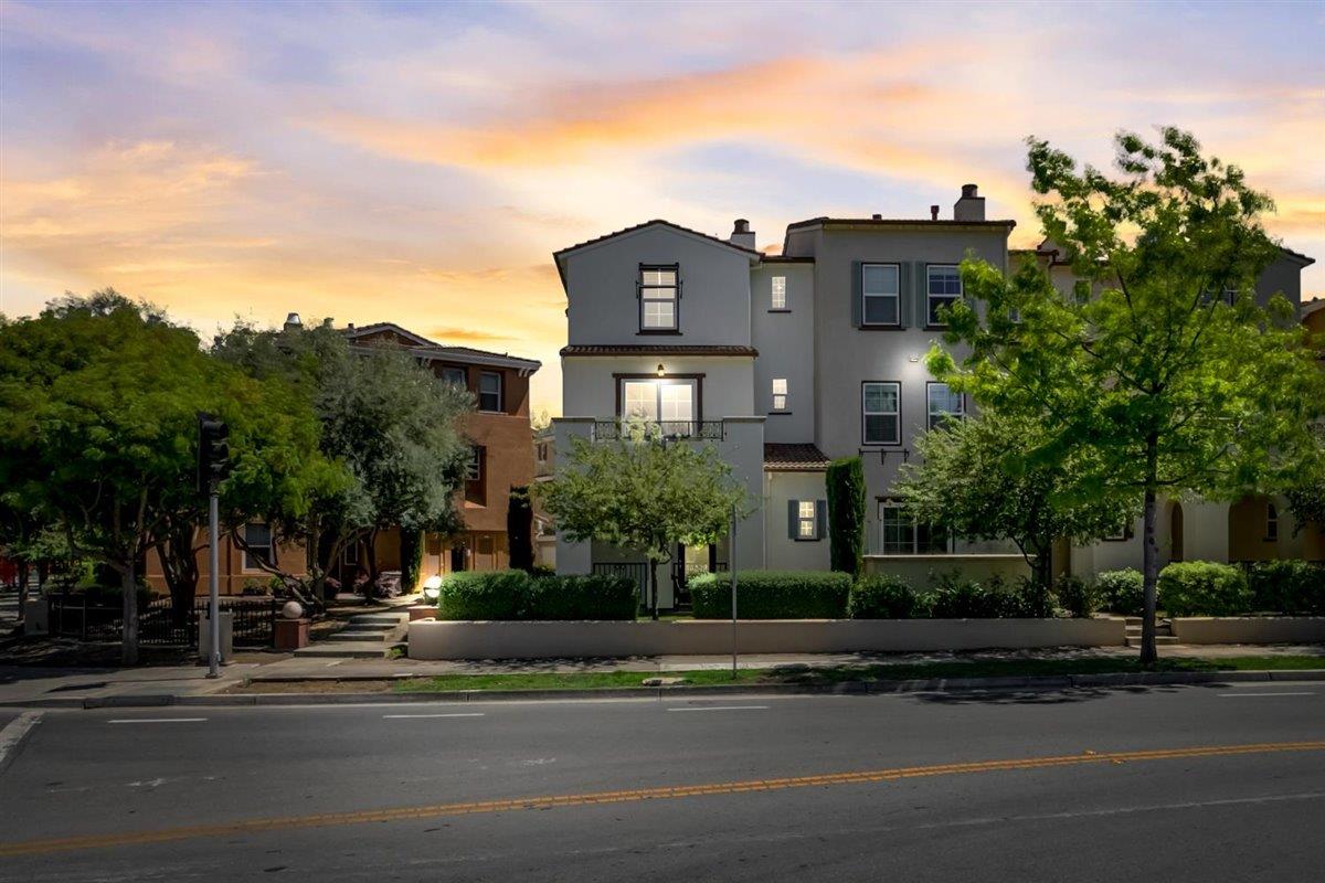 Detail Gallery Image 1 of 1 For 201 Okeefe Way, Mountain View,  CA 94041 - 3 Beds | 3/1 Baths