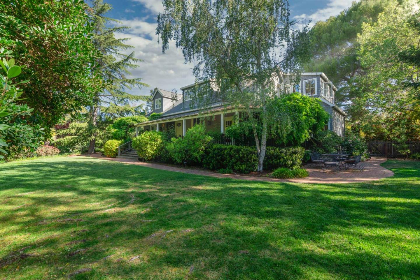 26530 Weston Dr, Los Altos Hills, CA 94022 5 Beds 3/1 Baths (Sold