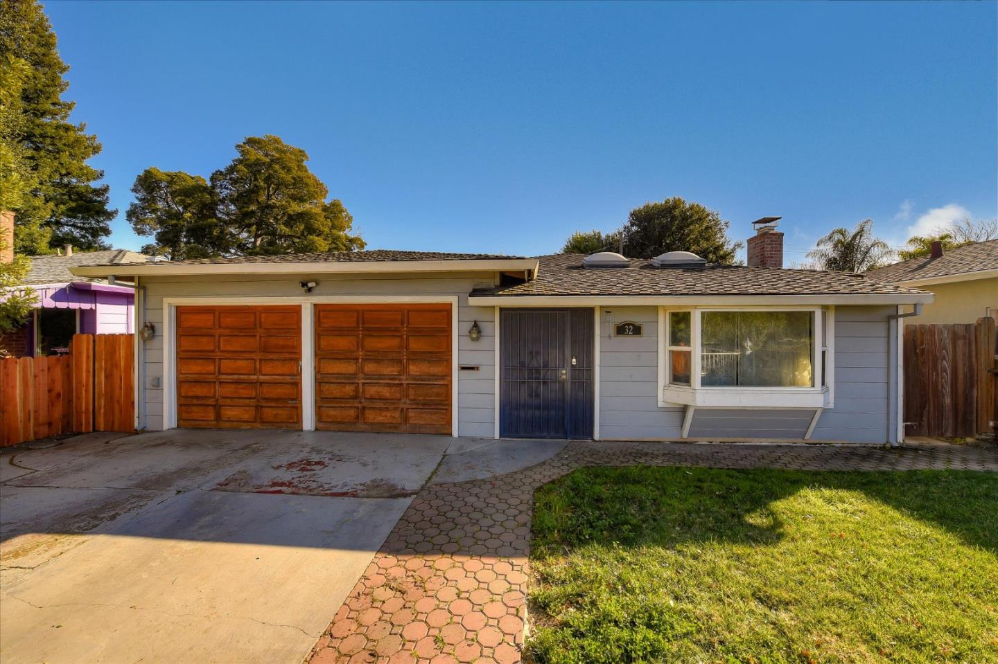 Detail Gallery Image 1 of 1 For 32 Iris Ln, Menlo Park,  CA 94025 - 3 Beds | 2 Baths