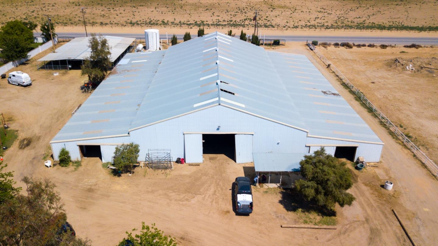5818 Fairfax Road, BAKERSFIELD, California 93307, ,Comm Industrial For Sale,For Sale,Fairfax Road,40964473