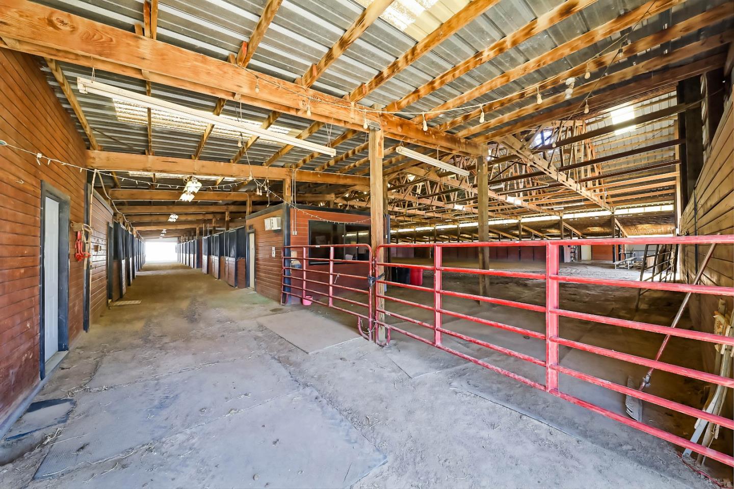 5818 Fairfax Road, BAKERSFIELD, California 93307, ,Comm Industrial For Sale,For Sale,Fairfax Road,40964473