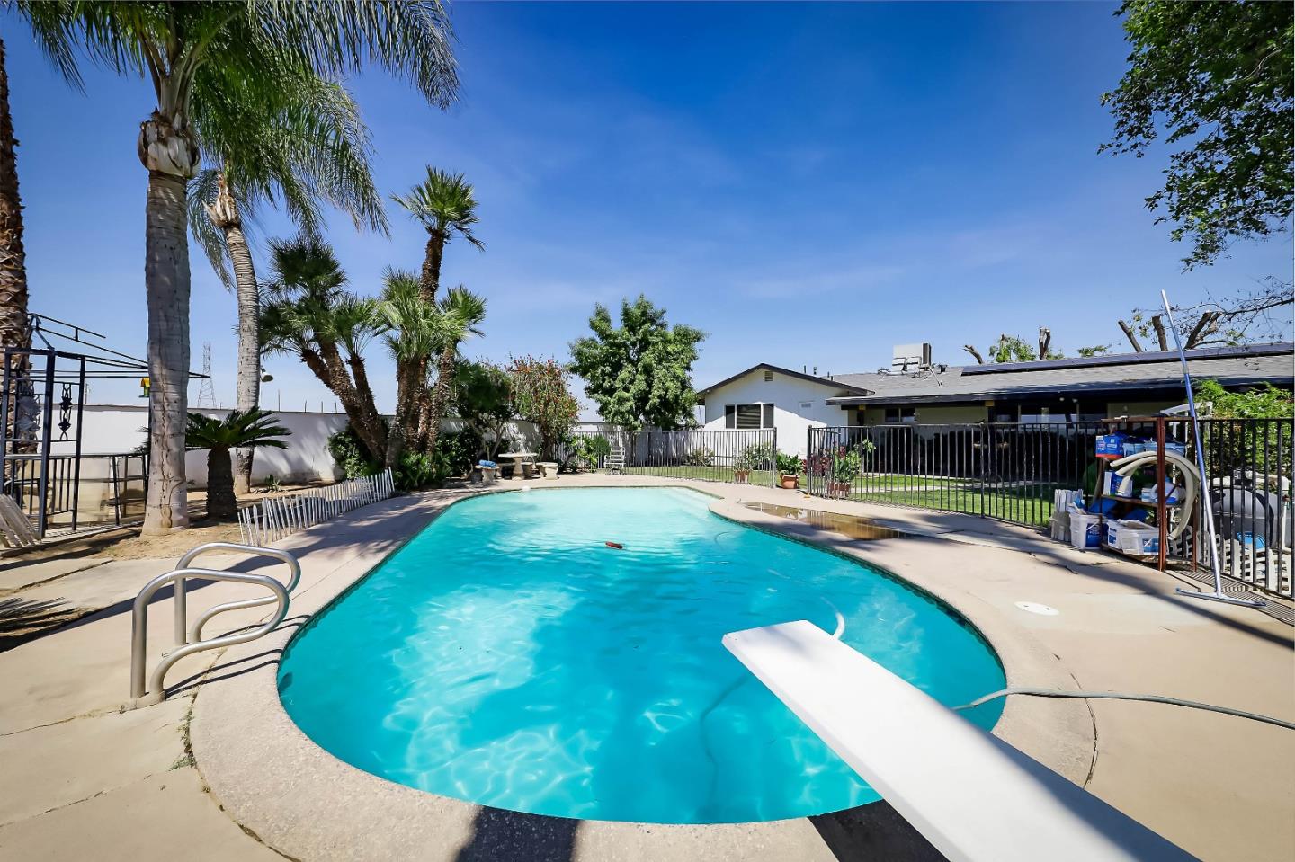 5818 Fairfax Road, BAKERSFIELD, California 93307, ,Comm Industrial For Sale,For Sale,Fairfax Road,40964473