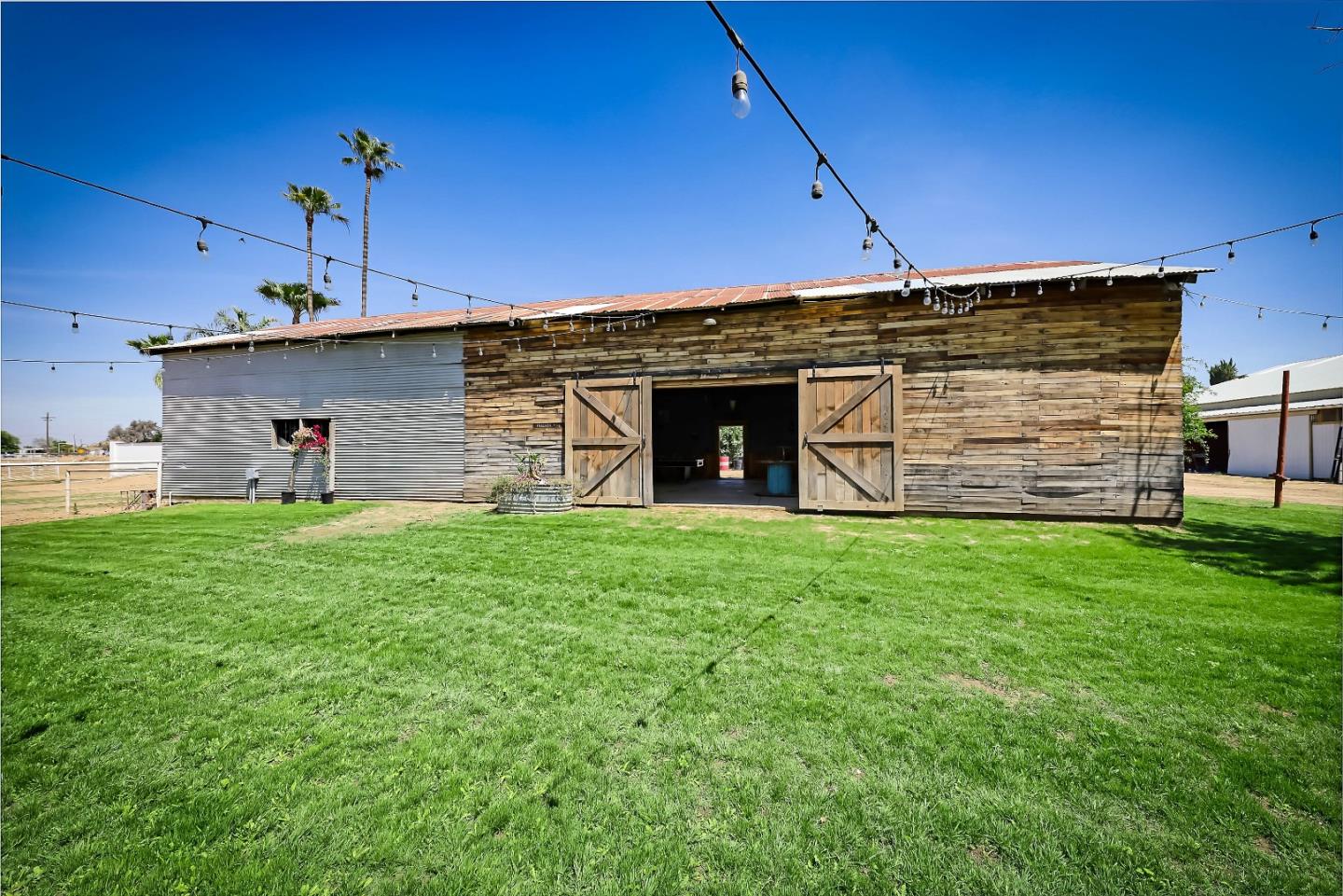 5818 Fairfax Road, BAKERSFIELD, California 93307, ,Comm Industrial For Sale,For Sale,Fairfax Road,40964473