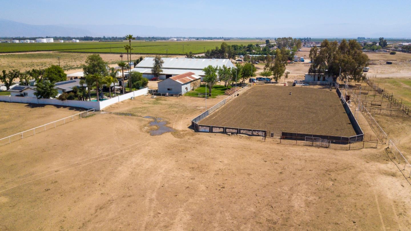 5818 Fairfax Road, BAKERSFIELD, California 93307, ,Comm Industrial For Sale,For Sale,Fairfax Road,40964473