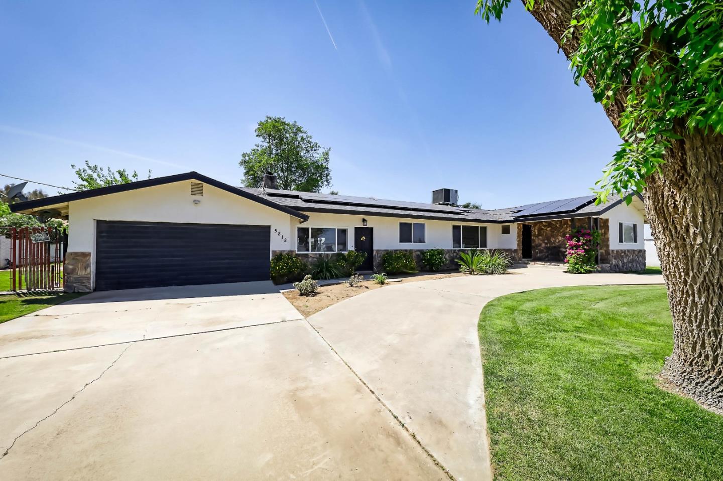 5818 Fairfax Road, BAKERSFIELD, California 93307, ,Comm Industrial For Sale,For Sale,Fairfax Road,40964473