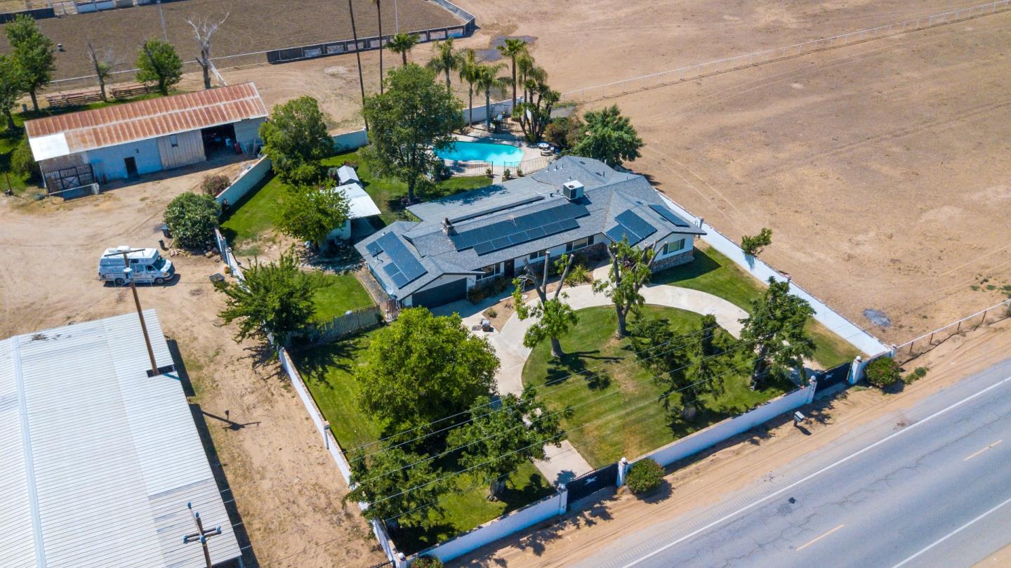 5818 Fairfax Road, BAKERSFIELD, California 93307, ,Comm Industrial For Sale,For Sale,Fairfax Road,40964473