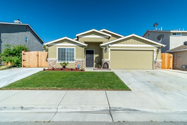 Detail Gallery Image 1 of 1 For 2351 Driftwood Ct, Hollister,  CA 95023 - 4 Beds | 2 Baths