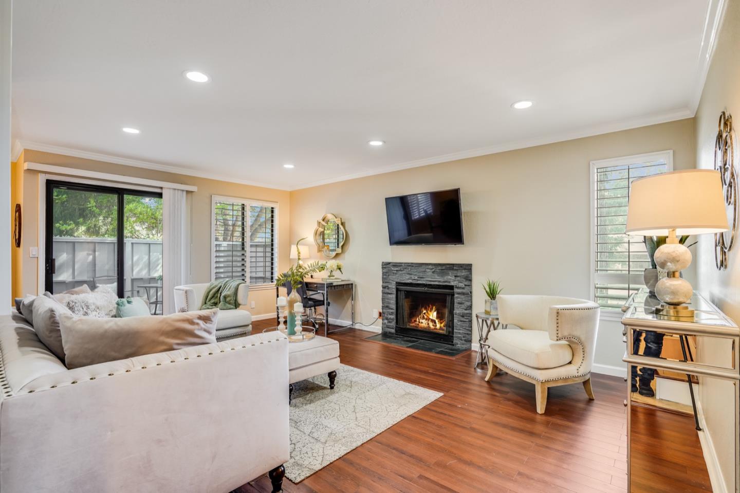 Detail Gallery Image 1 of 1 For 853 Cherry Creek Cir, San Jose,  CA 95126 - 2 Beds | 2 Baths