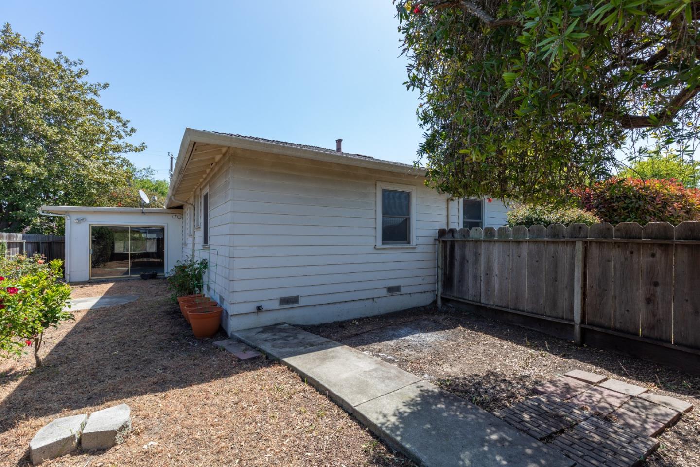 2 Grove St, Salinas, CA 93901 2 Beds 1 Baths (PendingDoNotShow