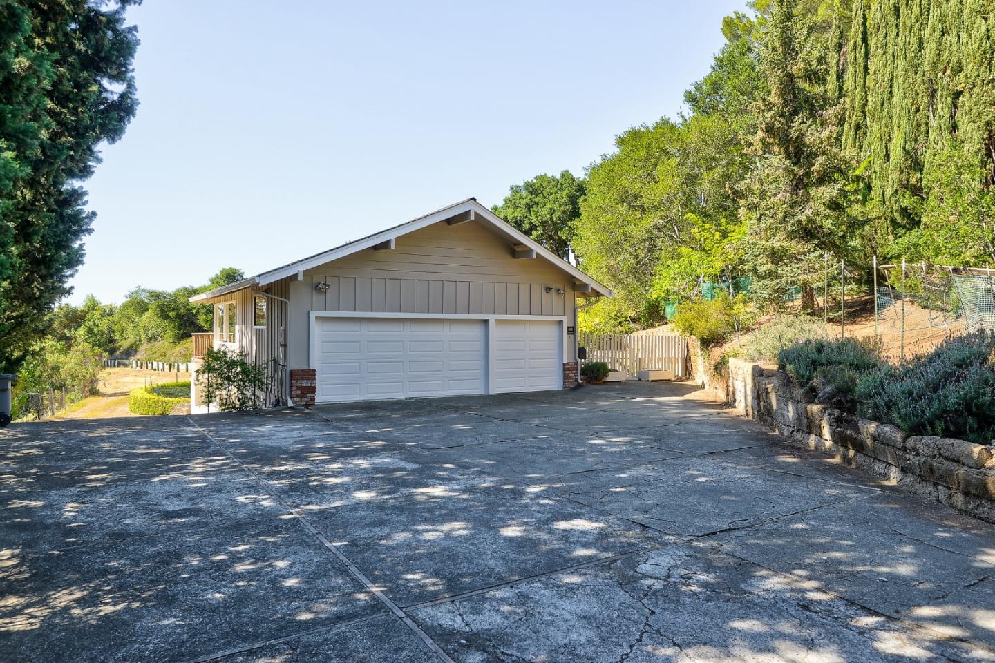 10737 Magdalena Rd, Los Altos Hills, CA 94024 5 Beds 4/1 Baths