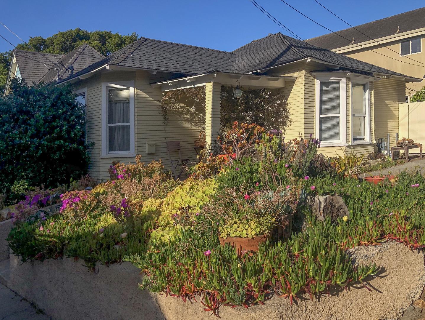 Detail Gallery Image 1 of 1 For 313 & 315 11th St, Pacific Grove,  CA 93950 - 3 Beds | 2 Baths