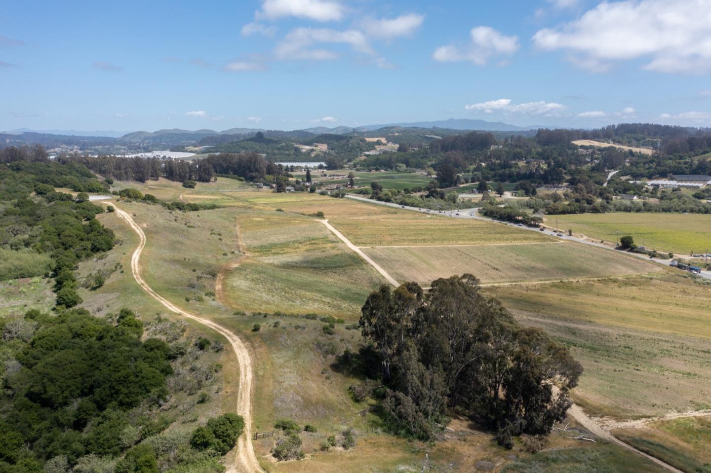 955 & 970 Hall Road, ROYAL OAKS, California 95076, ,Lots And Land,For Sale,Hall Road,40964571