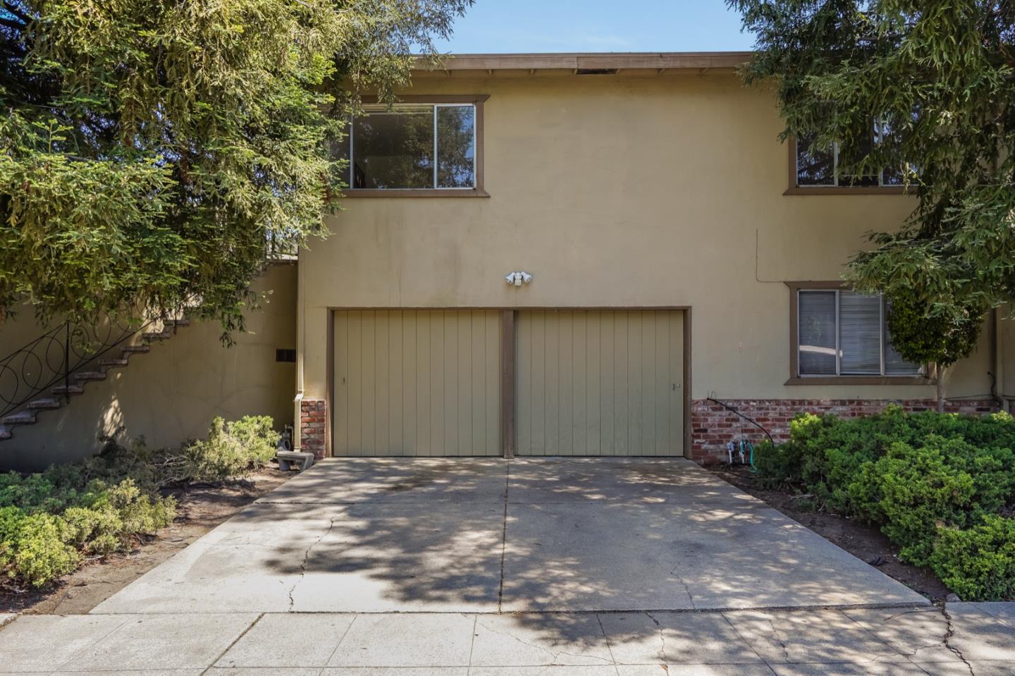Detail Gallery Image 1 of 1 For 1403 Hess Rd, Redwood City,  CA 94061 - 2 Beds | 1/1 Baths