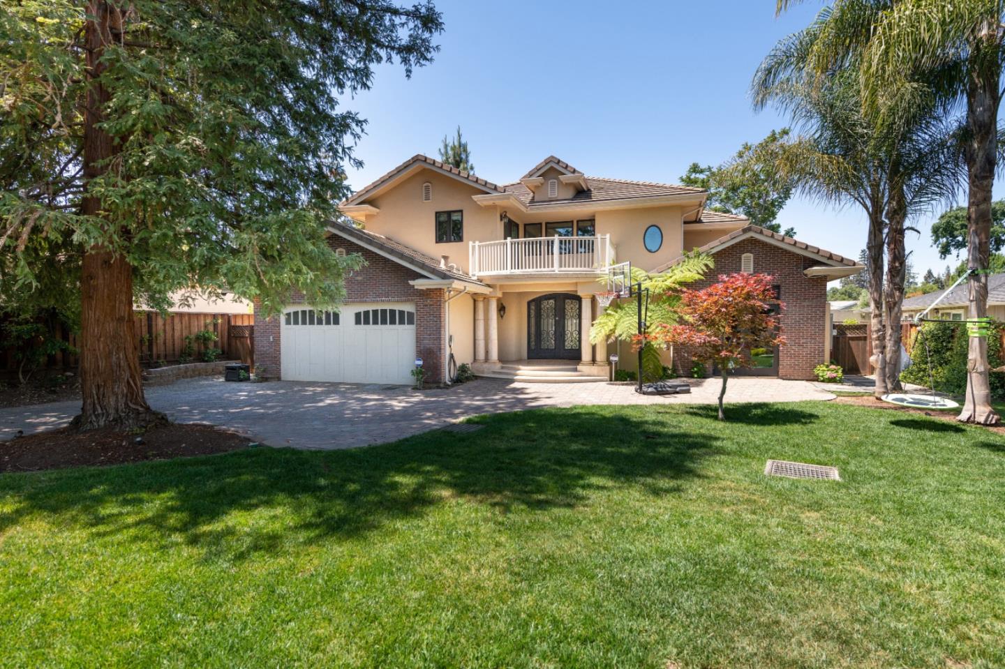 Detail Gallery Image 1 of 1 For 28 Los Altos Ave, Los Altos,  CA 94022 - 4 Beds | 4/1 Baths