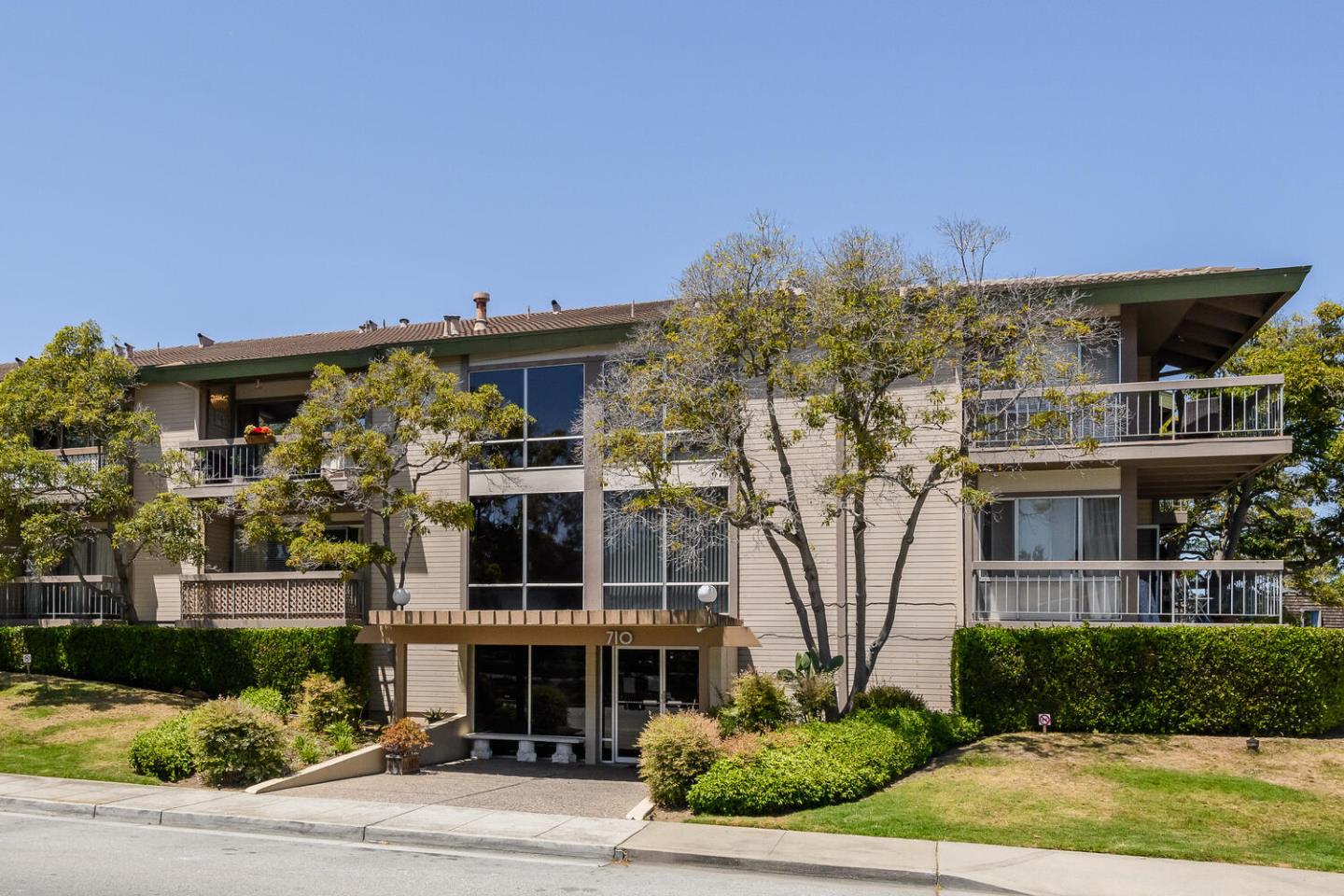 Detail Gallery Image 1 of 1 For 710 Mariners Island Blvd #207,  San Mateo,  CA 94404 - 1 Beds | 1 Baths