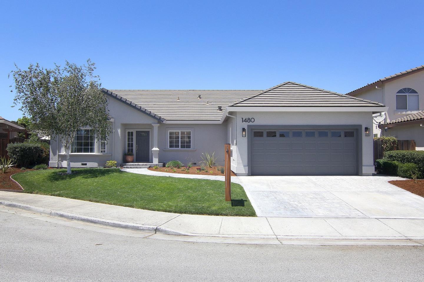 Detail Gallery Image 1 of 1 For 1480 Windsor Ct, Hollister,  CA 95023 - 4 Beds | 2/1 Baths