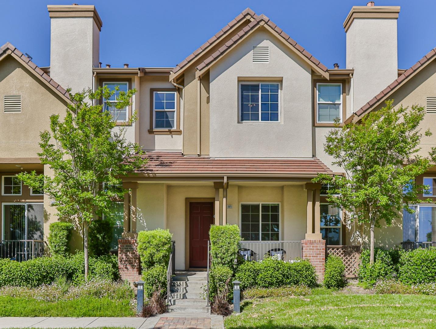 Detail Gallery Image 1 of 1 For 35005 11th St, Union City,  CA 94587 - 4 Beds | 3 Baths